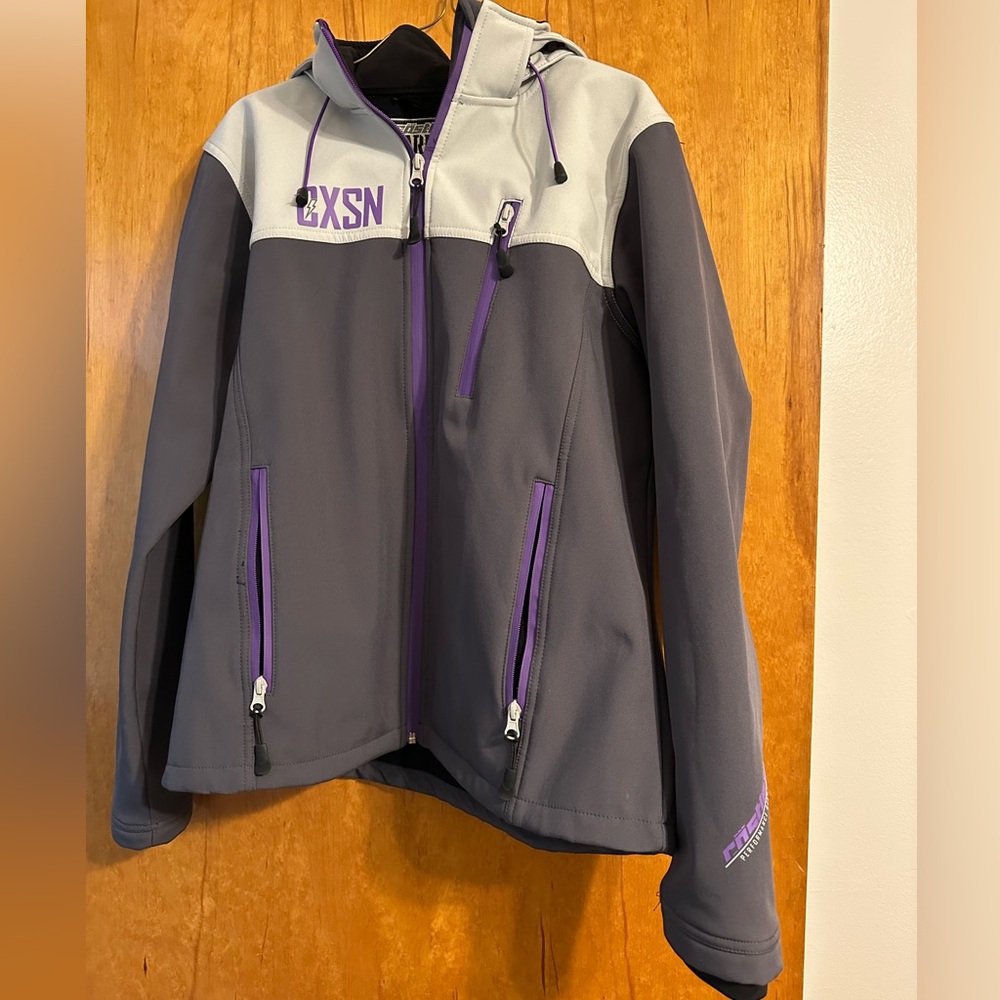 CastleX Barrier Women’s jacket - size large. Medium weight - soft shell